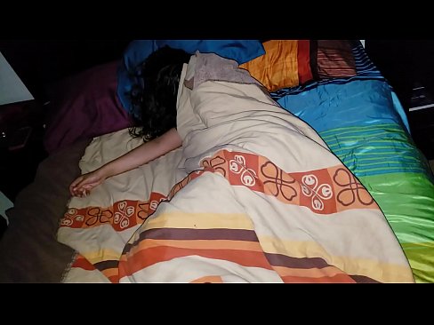 ❤️ Styfsoan bespot syn jonge styfmem wylst se sliept. Seksfideo op fy.porn-93.ru ☑